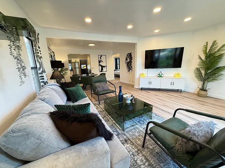 1235 S Longwood Ave #1235 — Photo 18