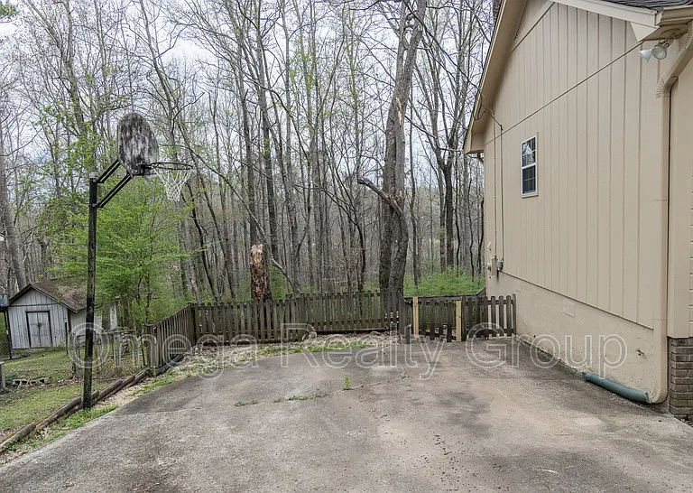 6770 Charles Dr — Photo 38