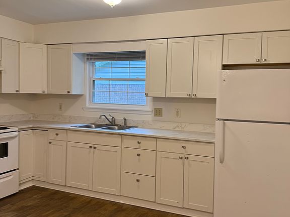 2nd image of 128 Susan Dr APT B