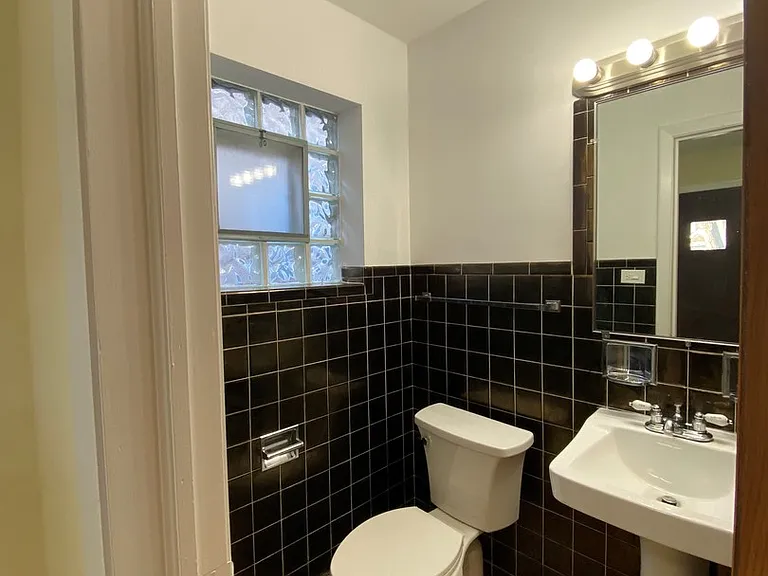 6078 N Troy St — Photo 3