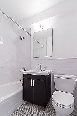 4th image of 150 E 37th St APT 6D
