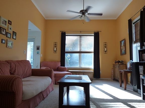 3rd image of 213 Meadowlark Dr