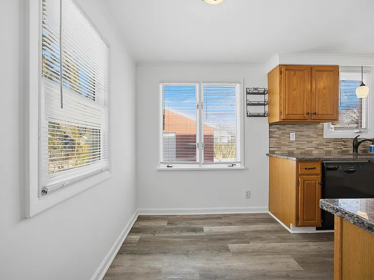 406 Tarrington Rd — Photo 10