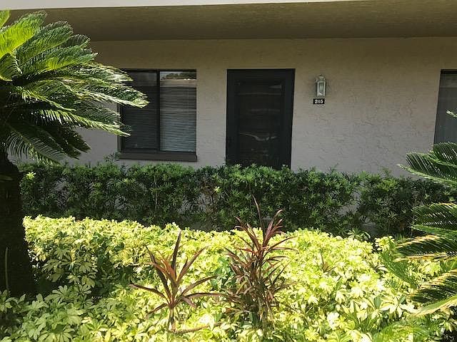 1st image of 205 Mary Dr