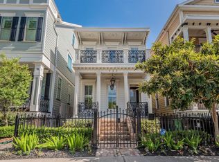 922 Aurora St, Houston, TX 77009