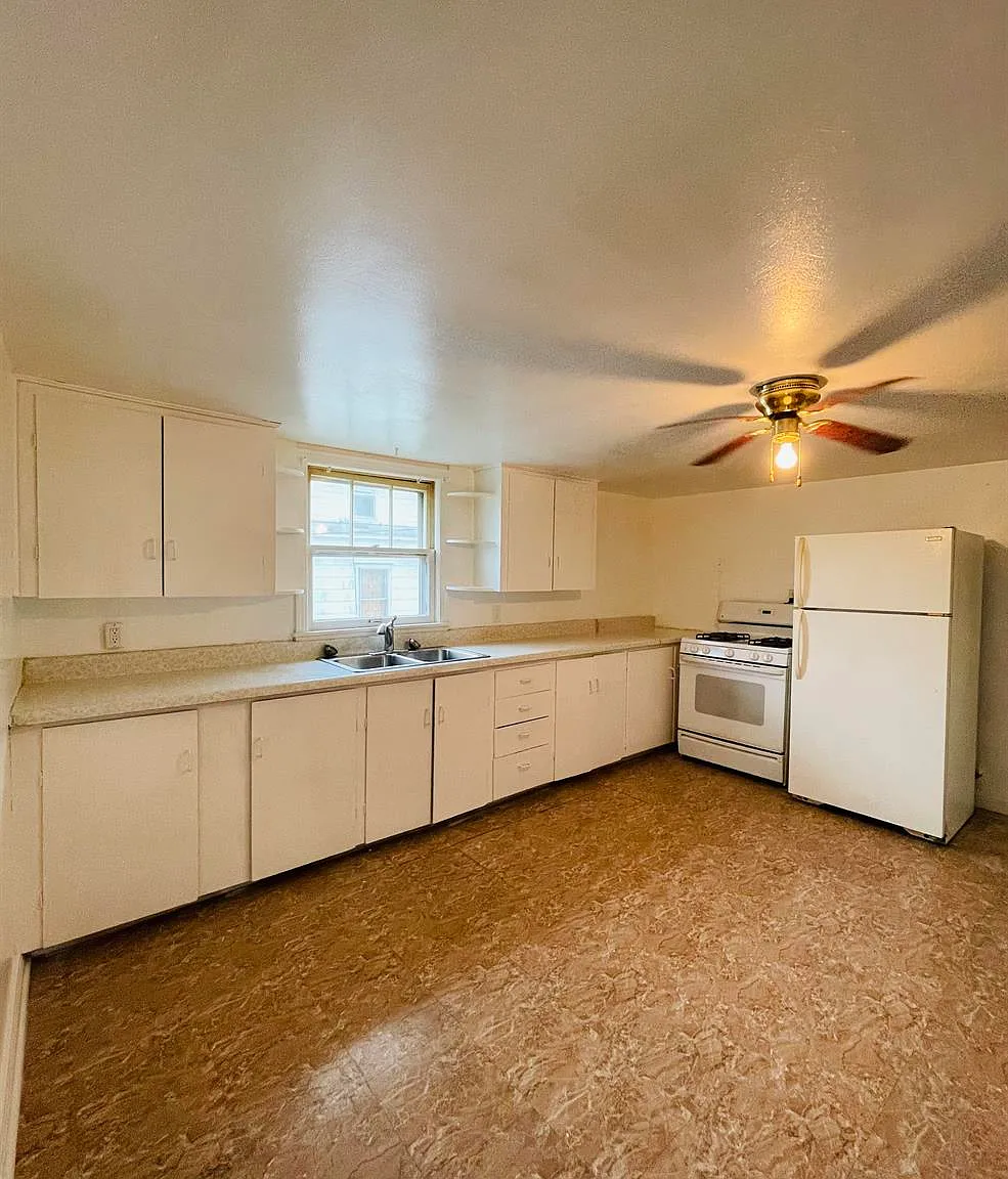 105 Cleveland Ave — Photo 3
