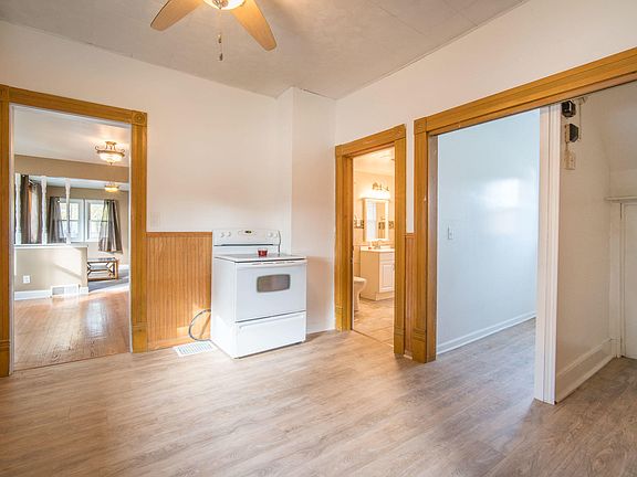 4th image of 4330 S Packard Ave #4330A