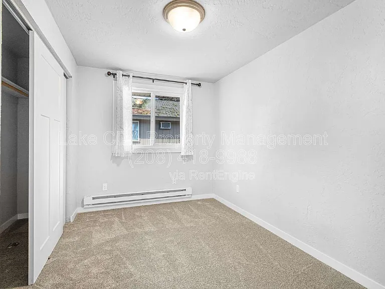 1419 E Stiner Ave #1419 — Photo 11