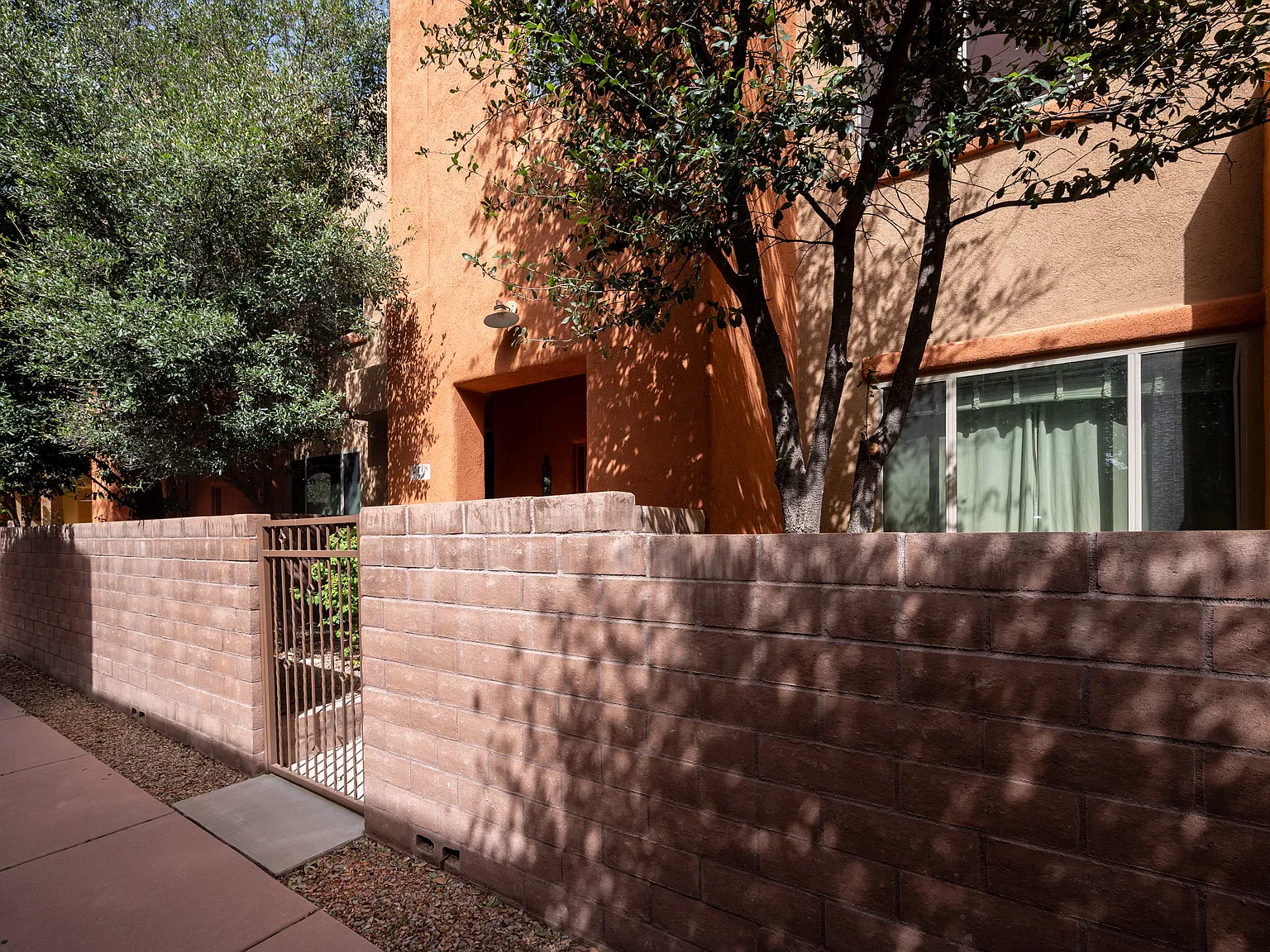3 bed, 1811 sqft, $1,995 — Photo 2
