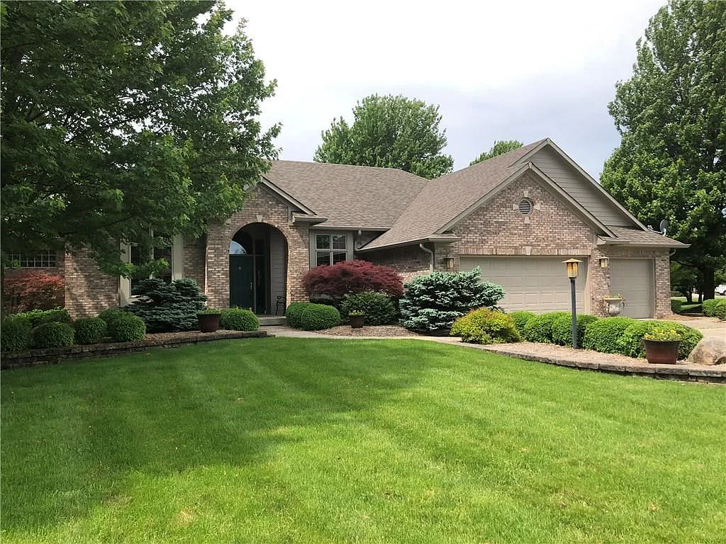 1049 Morningside Dr photo 1