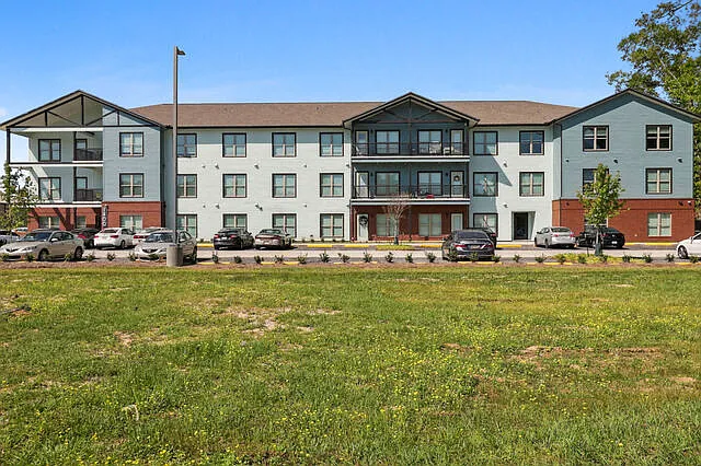 Hammond Station Apartments — Photo 8