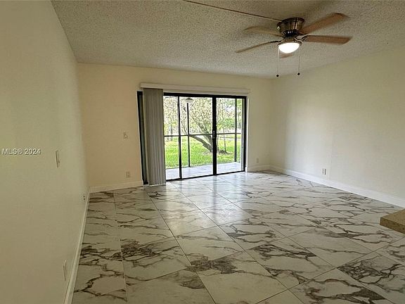 5th image of 401 Lakeview Dr APT 106