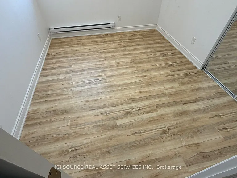 2 Queen St S #6 — Photo 7