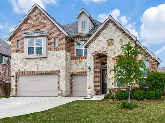 2nd image of 3004 Charles Dr
