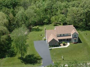 3 Blackhawk Rd, Hawthorn Woods, IL 60047