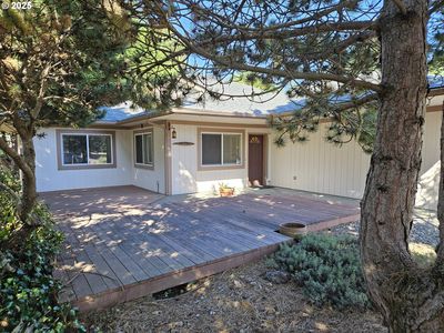 736 Edwards Ave, Coos Bay, OR, 97420