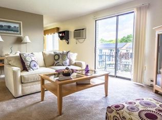 100 Merrill Ln APT 1, Dracut, MA 01826