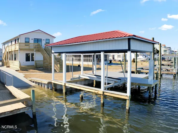 4054 4th Street, Surf City, NC 28445