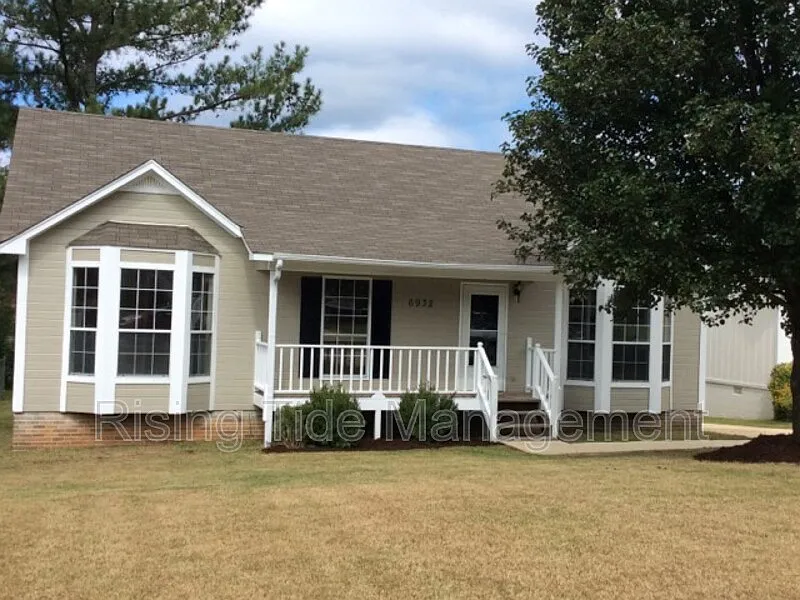 3 bed, 2.0 bath, 1256 sqft, $1,525 — Photo 1