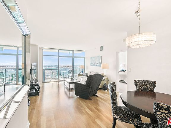 4th image of 13700 Marina Pointe Dr Unit 702