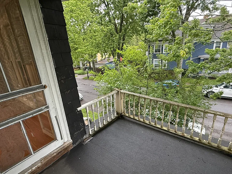 114 Crescent Ave #4