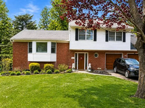 221 Falmouth Rd, Scarsdale, NY 10583