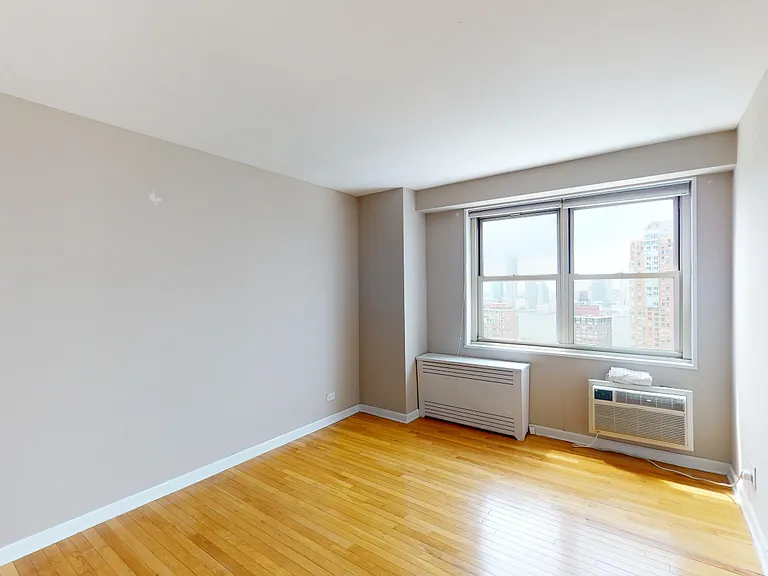 310 Greenwich St #36H — Photo 6