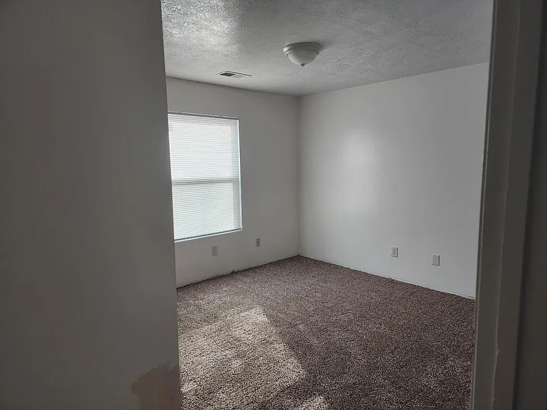 350 Littler Dr SE — Photo 4