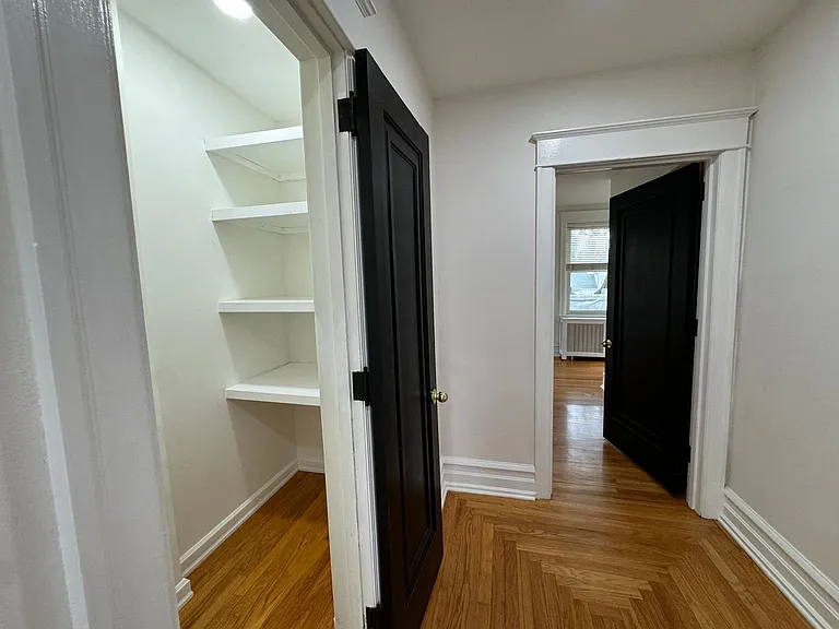 2201 W Gordon St — Photo 40
