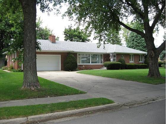 1st image of 1743 Campbell Ave