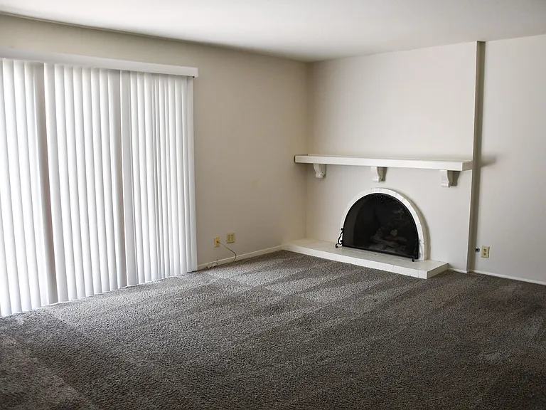522 E Collins Ave — Photo 27