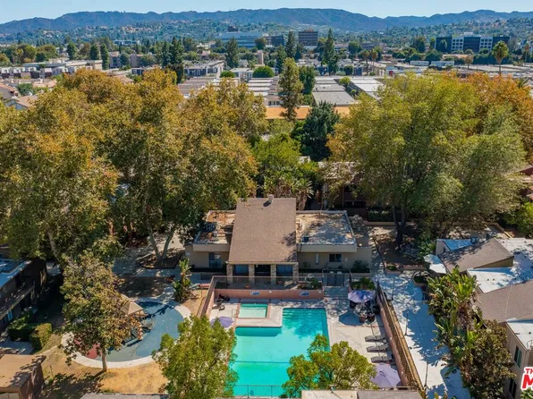 18350 Hatteras St APT 141, Tarzana, CA 91356