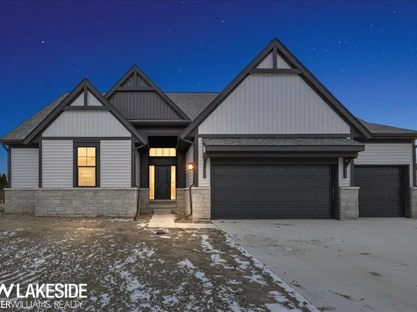 28330 Nadia Ln, Chesterfield, MI 48047