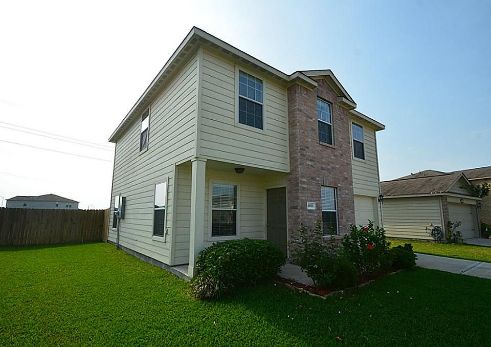 1st image of 6935 Rosebud Hollow Ln