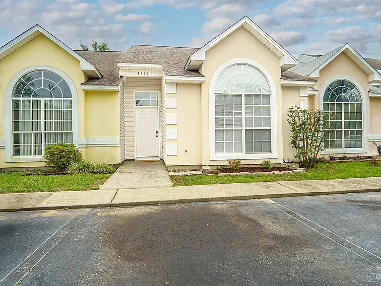 1356 Redwood Ln — Photo 23
