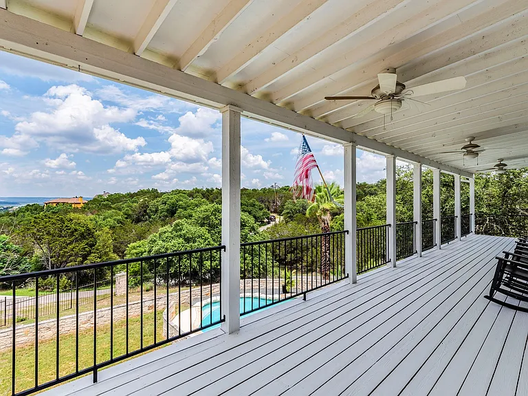 22401 Briarview Dr — Photo 24