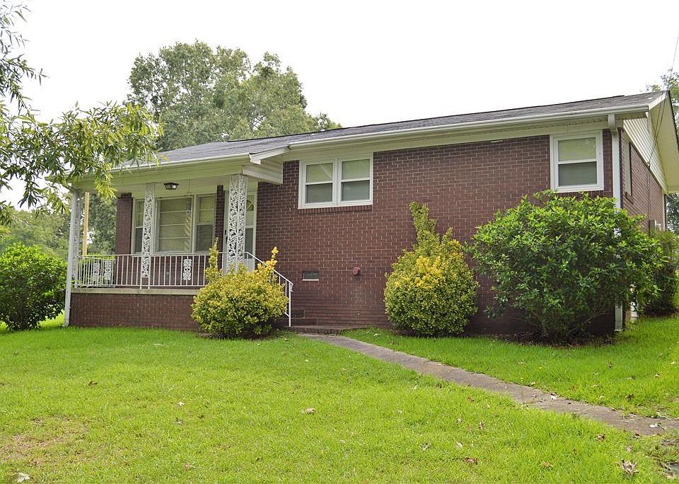1st image of 204 Sanders Dr