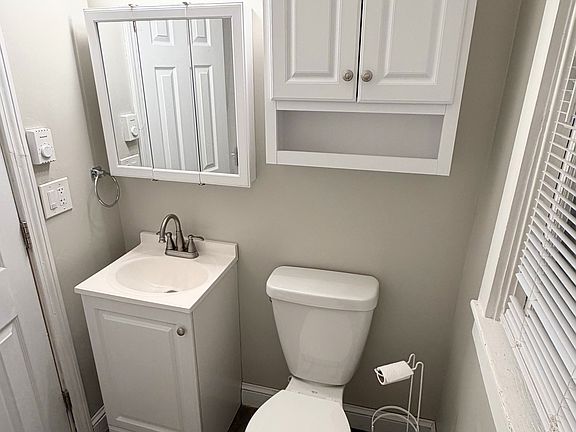 5th image of 482 W Britannia St APT 2