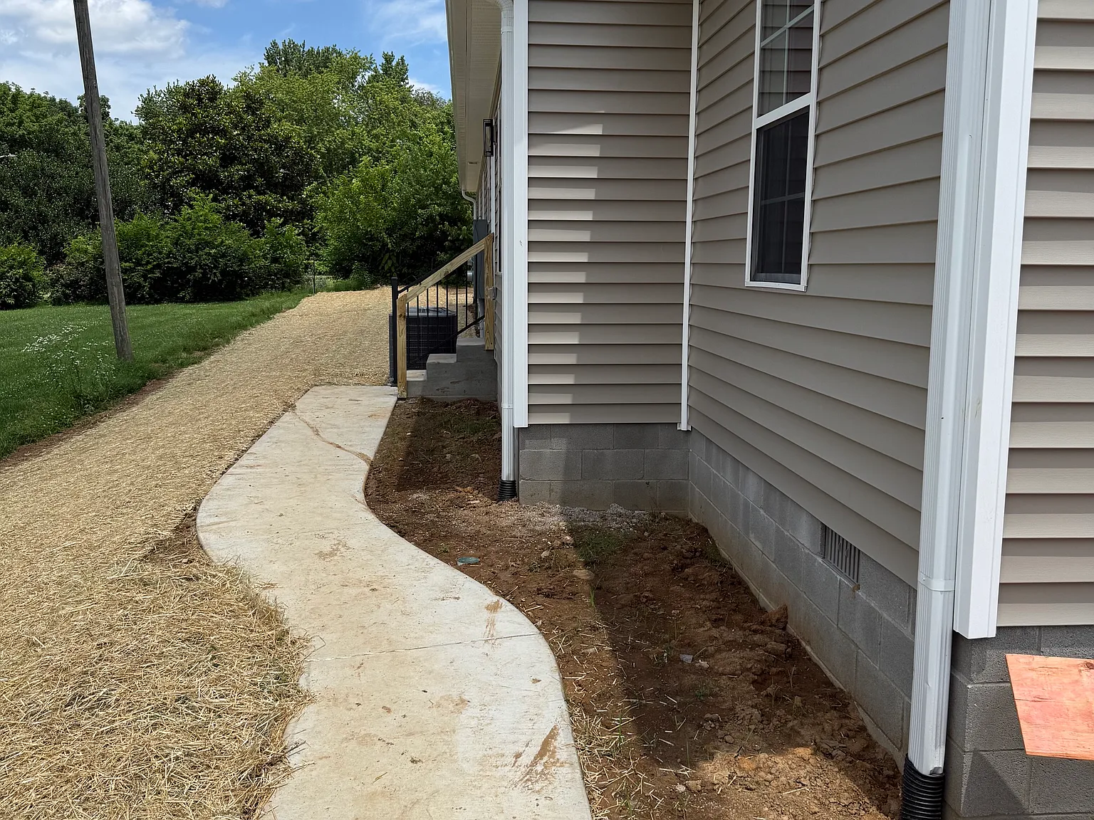 3 bed, 1000 sqft, $1,275 — Photo 3