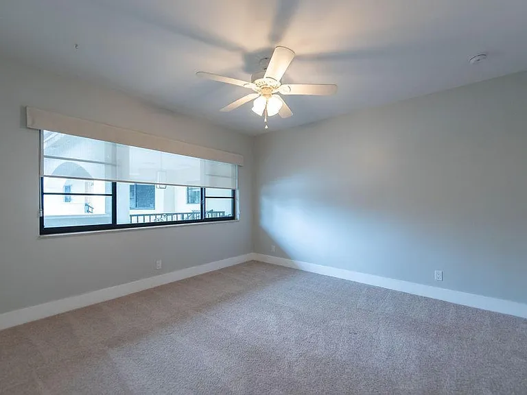 64 Isle Of Venice Dr #22 — Photo 11