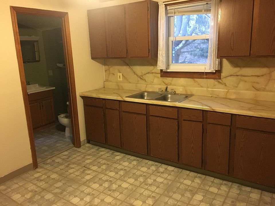 Extremely clean kitchen