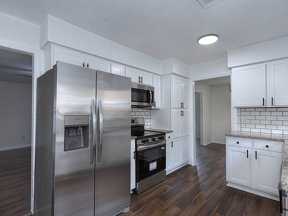 4th image of 4900 Montego Dr