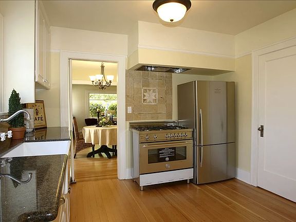 4th image of 3303 NE 12th Ave