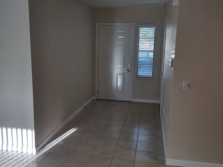 1061 Mountain View Dr — Photo 3