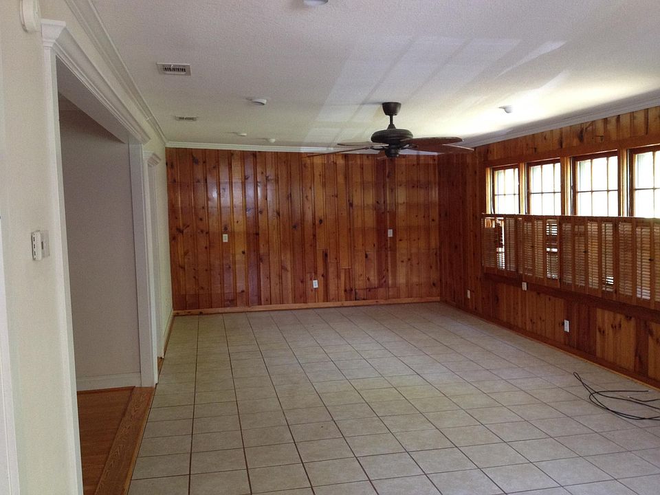 3207 Dantzler St, Moss Point, MS 39563 Zillow