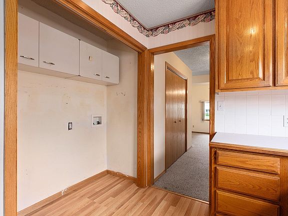 2nd image of 2946 S Elizabeth Ave