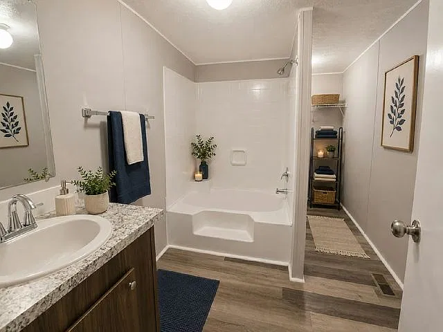 3 bed, 1232 sqft, $2,100 — Photo 4