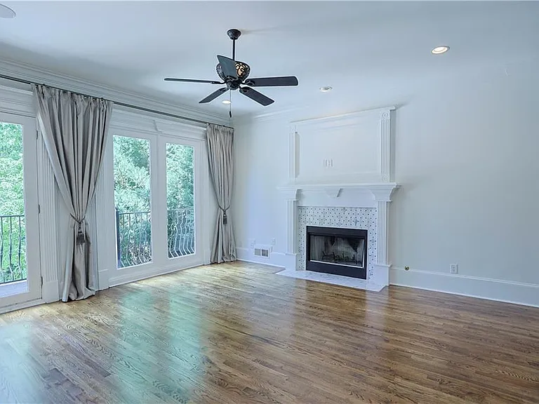 1296 Lenox Park Blvd — Photo 36