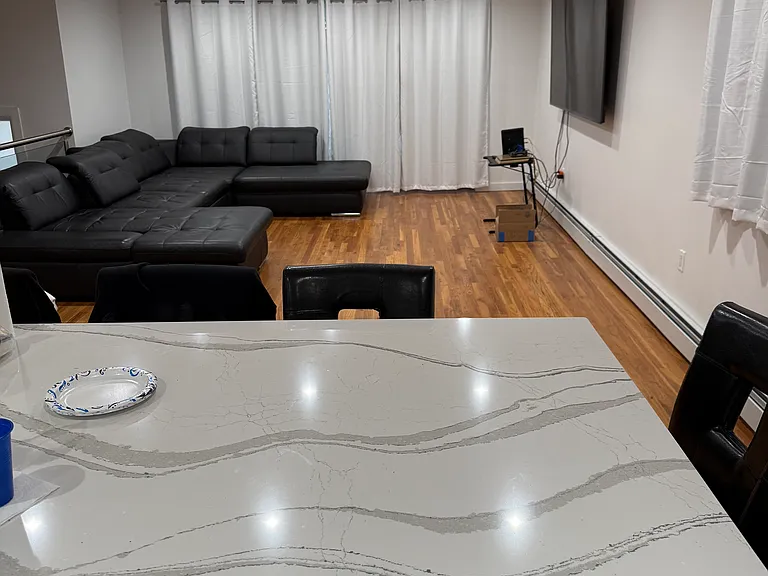 2470 Cove Ct — Photo 3
