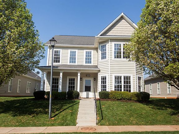 5th image of 1076 Cranberry Ct